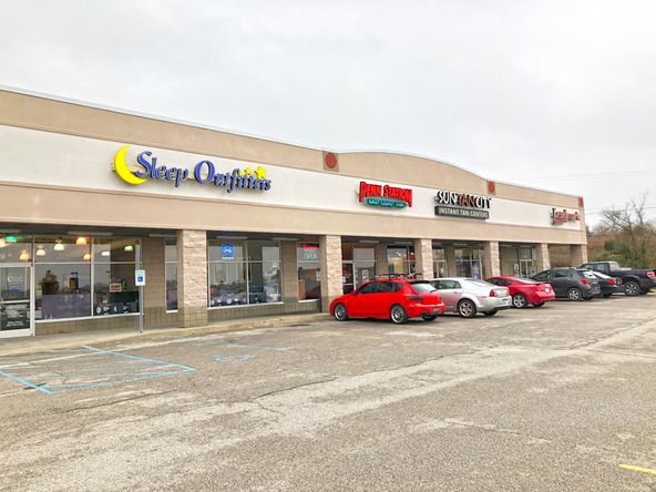 Walmart Retail Plaza: 191 Walmart Way, Maysville, KY 41056